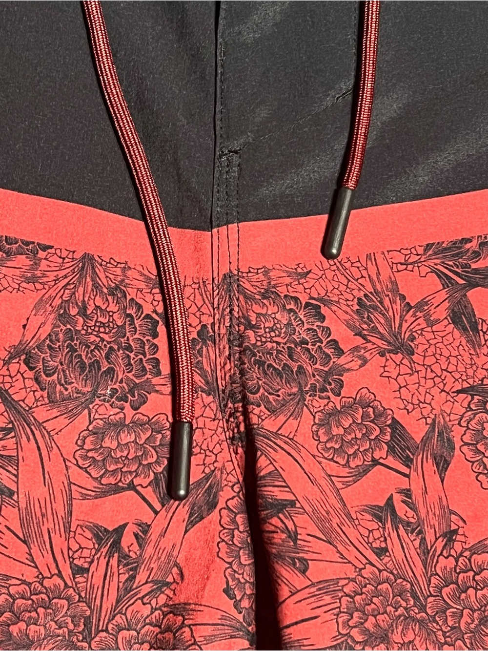 Oakley Men’s Black & Red Floral Swim Board Shorts - Picture 11 of 13